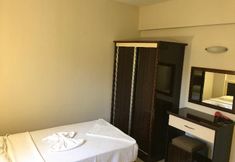 Bedroom 7 Leon's Sun Village Apartments