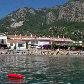 Zeybek Hotel 1, 酒店 İzmir Kumru