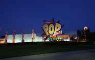 Others 4 Disney's Pop Century Resort