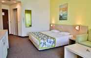 Bedroom 2 Park hotel Golden Beach