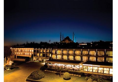 外部的 Kalyon Hotel