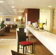 Bar, Cafe and Lounge 2 Premier Inn Luton Town Centre