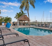 Swimming Pool 2 Hutchinson Island Plaza Hotel & Suites