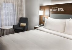 Bedroom 5 Even Hotel Tinley Park Hotel & Convention Center