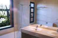 In-room Bathroom Villas Susaeta