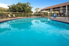 スイミングプール La Quinta Inn Thousand Oaks Newbury Park