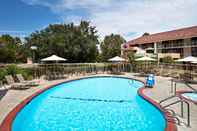 Swimming Pool La Quinta Inn Thousand Oaks Newbury Park