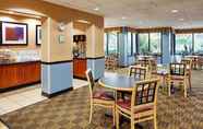 Restoran 5 La Quinta Inn Thousand Oaks Newbury Park