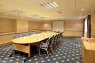 Dewan Majlis Premier Inn Newbury Town Centre South A339