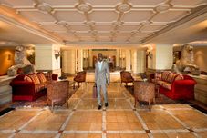 로비 The Michelangelo Hotel