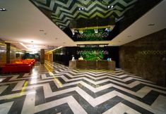 Lobby 2 NoxInn Deluxe Hotel