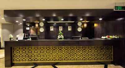 Lobi 4 Lotus Grand Hotel Dubai
