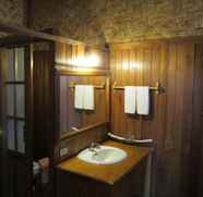 Toilet Kamar 5 Hupin Hotel Khaung Daing Village Resort