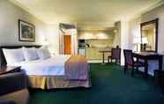 Bedroom 7 Harbour Towers Hotel & Suites