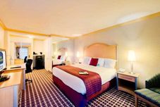 卧室 Ramada by Wyndham Fort Lauderdale Oakland Park