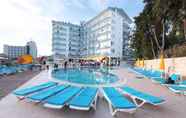 Swimming Pool 6 Arora Hotel