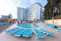 Swimming Pool Arora Hotel