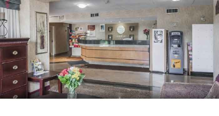 Lobi Mississauga Inn & Suites