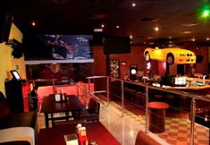 Bar, Cafe and Lounge 5 Al Falaj Hotel (Muscat)