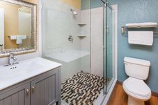 客房内浴室 Econo Lodge Oceanside