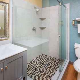 Econo Lodge Oceanside1 , 飯店Sleeping Tiger Coffees