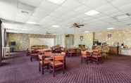 Restoran 2 Econo Lodge Kerville