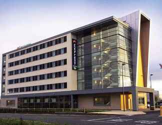 Exterior 2 Holiday Inn Express Liverpool John Lennon Airport