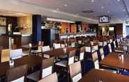 Restaurant 6 Holiday Inn Express Liverpool John Lennon Airport