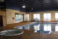 Swimming Pool Quality Inn Owen Sound