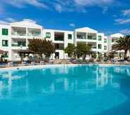 Swimming Pool 5 Blue Sea Apartamentos Costa Teguise Beach