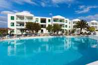 Swimming Pool Blue Sea Apartamentos Costa Teguise Beach