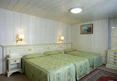 Bedroom 6 Albergo Basilea