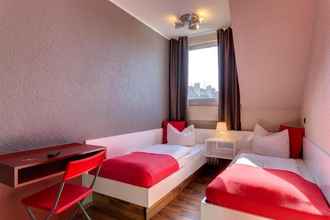 Kamar Tidur 4 Meininger Hotel Cologne City Center