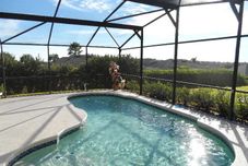 สระว่ายน้ำ Tuscan Ridge