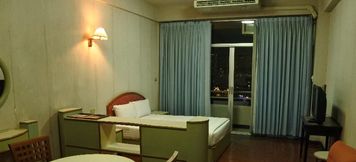 Bedroom 2 Suriwongse Tower Inn