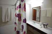 In-room Bathroom Jansom Chumphon