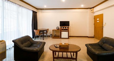 其他 2 870 12 PM Bangkok