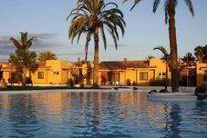 สระว่ายน้ำ Bungalows Parque Bali