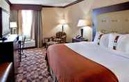 อื่นๆ 3 Holiday Inn Hotel & Suites