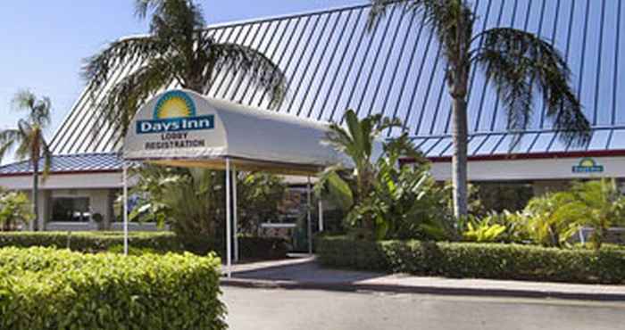 Exterior Days Inn by Wyndham West Palm Beach