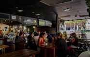 Bar, Kafe dan Lounge 6 Base Brisbane Uptown Backpackers