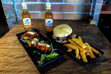 레스토랑 Base Brisbane Uptown Backpackers