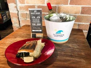 레스토랑 4 Base Brisbane Uptown Backpackers