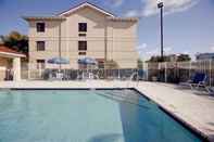 Swimming Pool Extended Stay Deluxe Universal