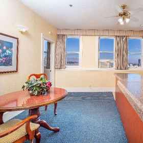 Ramada by Wyndham Gaslamp Convention Center 1, Hotel Reuben H. Fleet Science Center