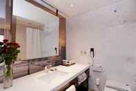 In-room Bathroom Ramada by Wyndham Seoul