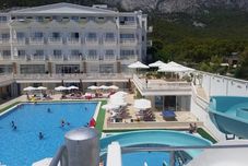 スイミングプール Maya World Imperial