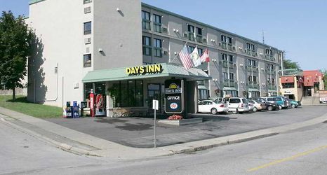 อื่นๆ 2 River Rapids Inn