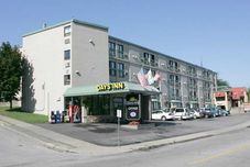 อื่นๆ River Rapids Inn