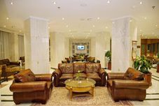 Lobi Swiss International Al Hamra Hotel